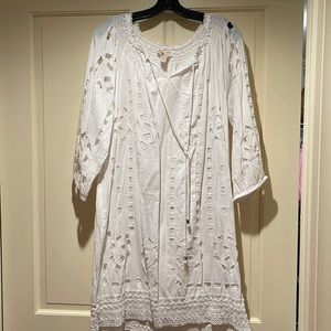 Eyelet 3/4 sleeve mini dress